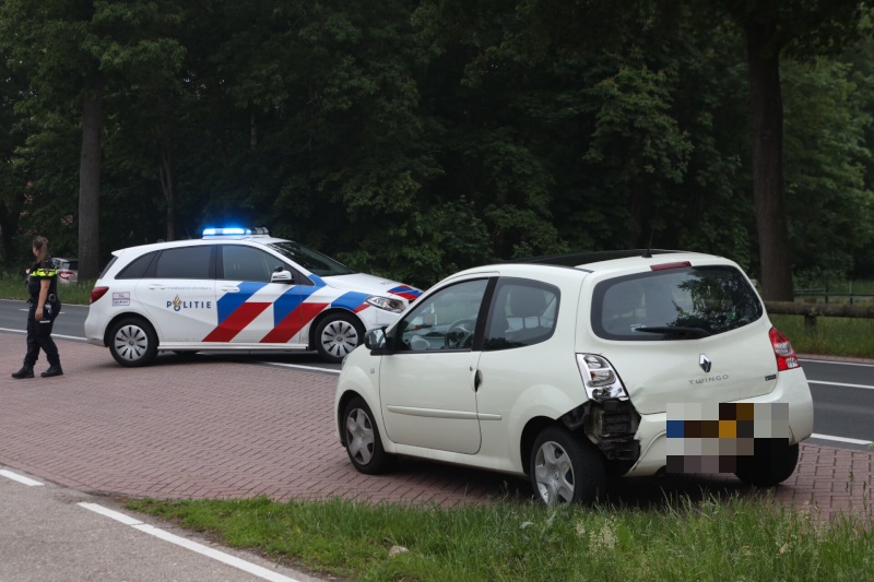 Motor Rijdt Achterop Stilstaande Auto